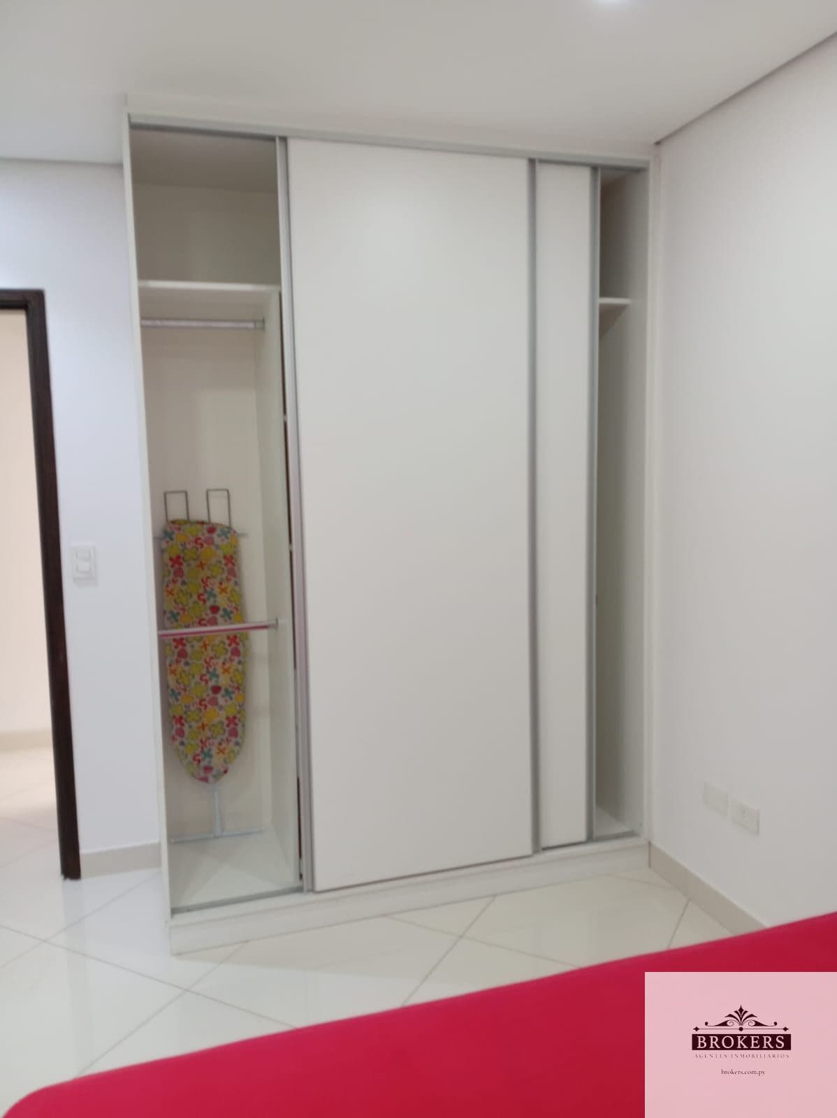 Departamento Amoblado 2 dromti. en alquiler c/ cochera en Villa Morra — foto 4