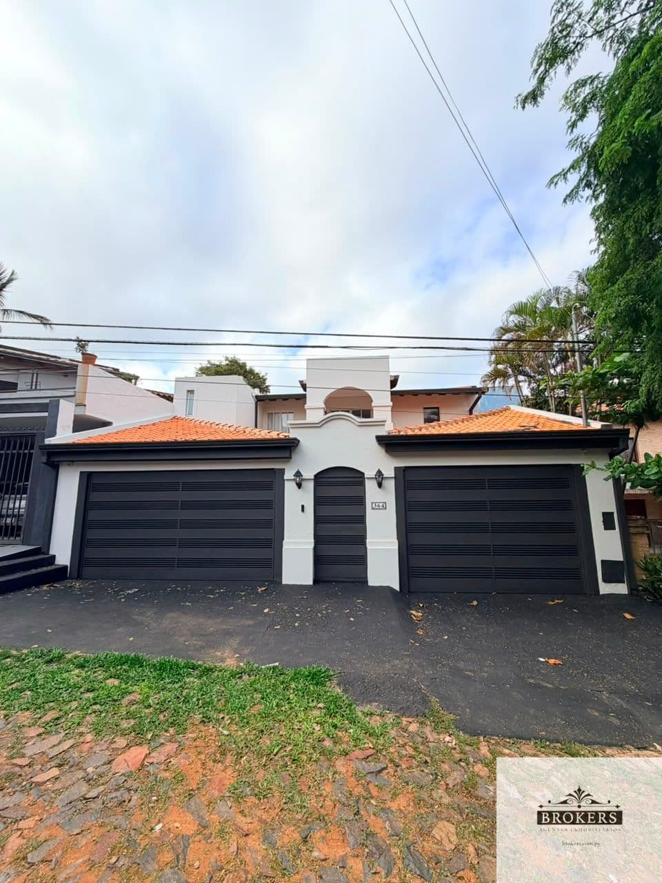 Hermosa Casa De 3 Suites Con Piscina En Barrio Mburucuyá, foto 2