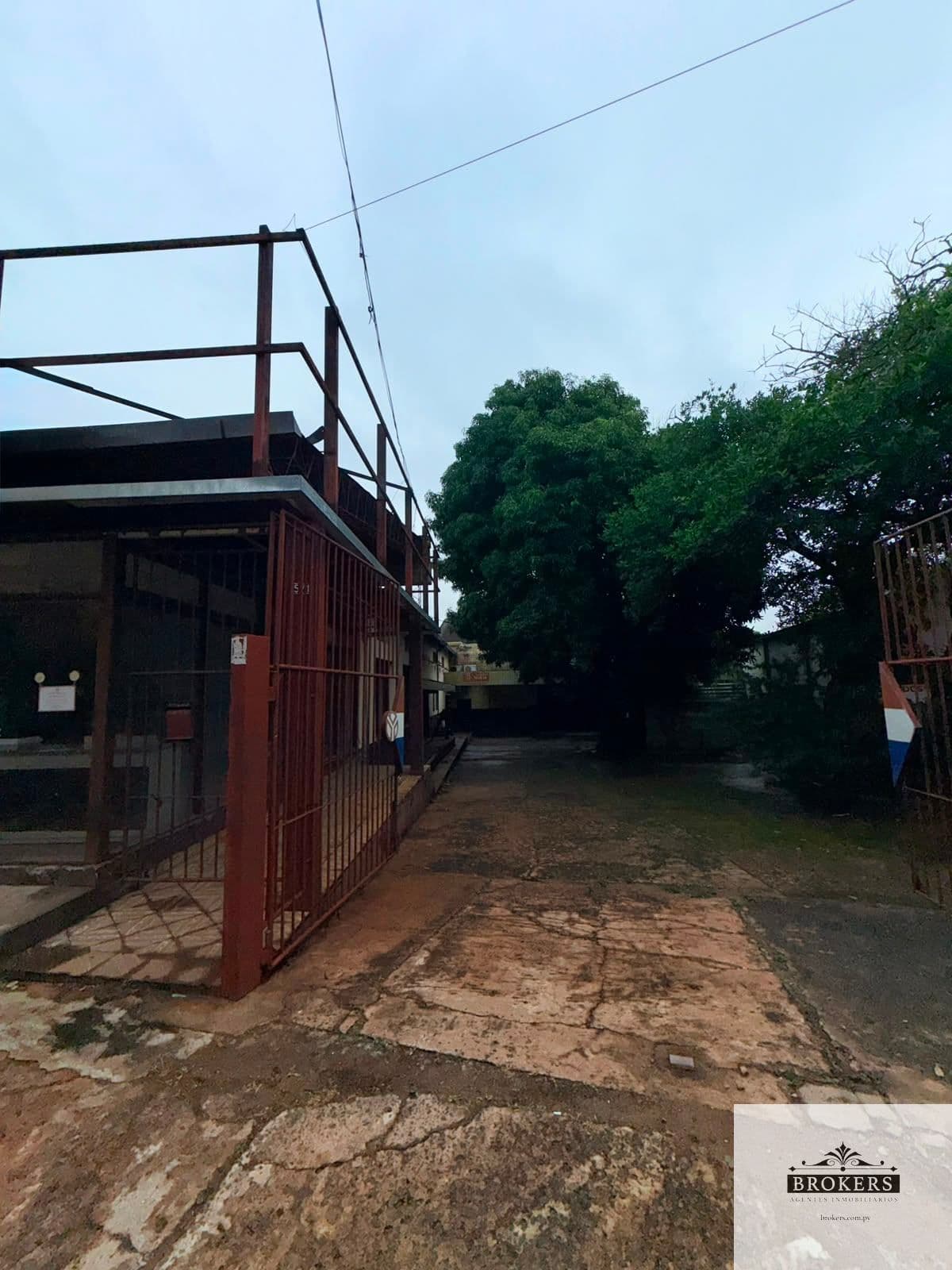 Local Comercial Para Oficina o Rubro Gastronómico En Villa Morra — foto 2