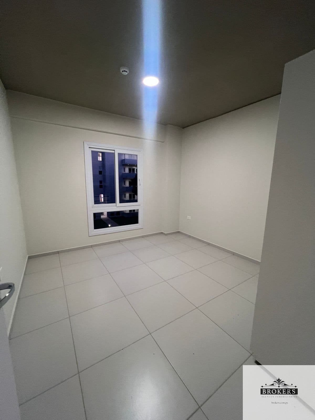 Departamento de 1 dormitorio c/cochera en Complejo REPUBLICA, Loma Merlo, foto 3