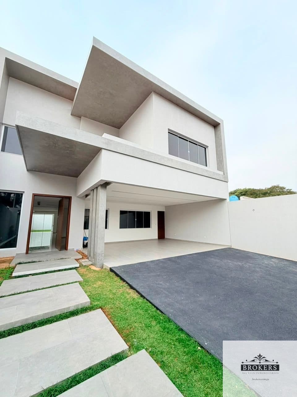 En Venta Hermosa Casa a Estrenar De 5 en suites Con Piscina En Barrio Herrera, foto 4