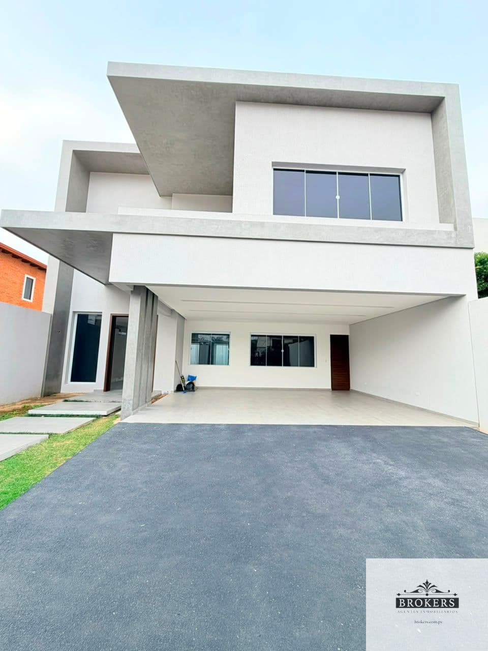 En Venta Hermosa Casa a Estrenar De 5 en suites Con Piscina En Barrio Herrera, foto 3