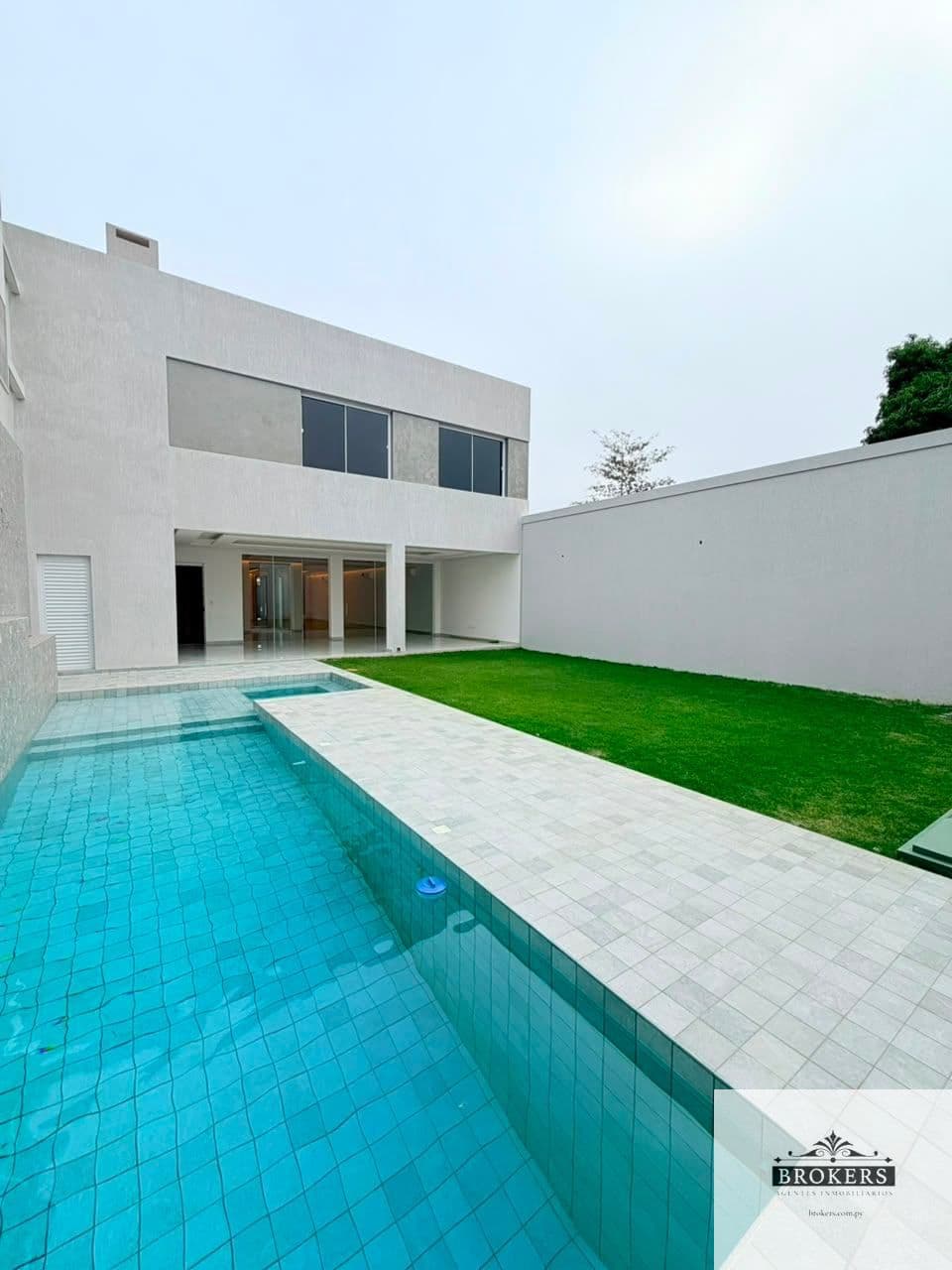 En Venta Hermosa Casa a Estrenar De 5 en suites Con Piscina En Barrio Herrera, foto 1