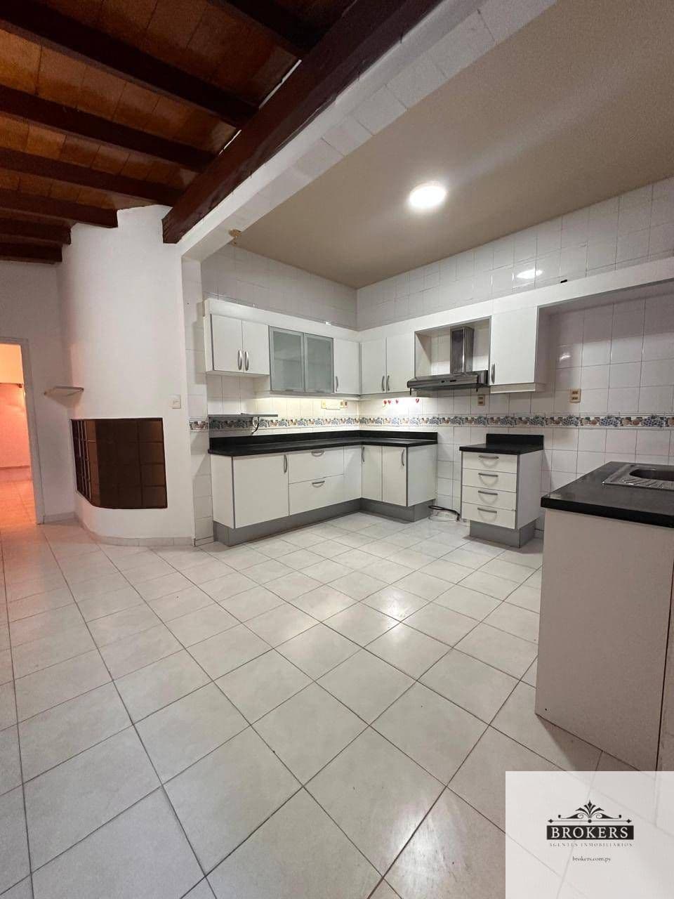 Casa De 3 Dormitorios Con Piscina Para Vivienda u Oficina En Lambaré — foto 5