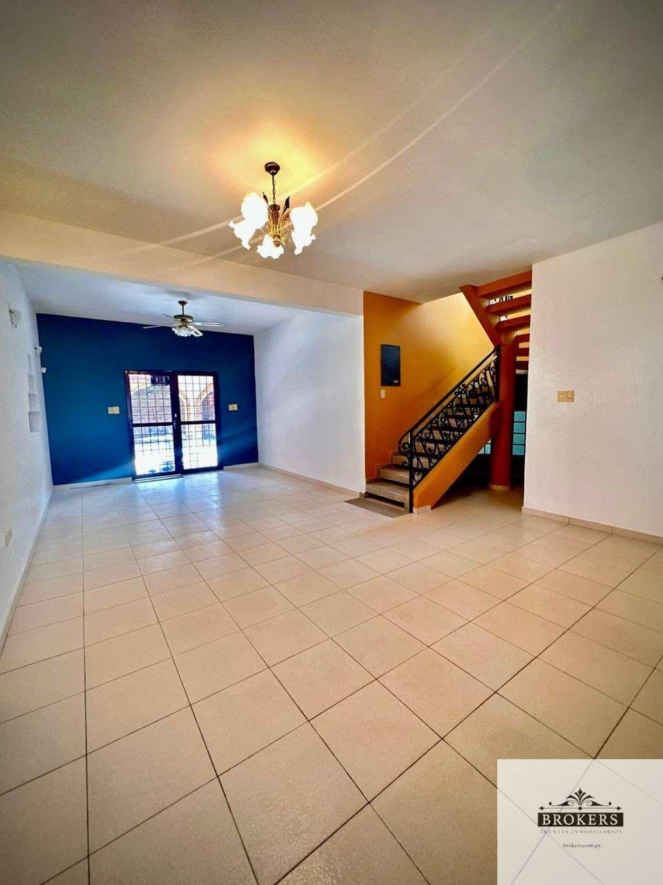 Casa De 3 Dormitorios Con Piscina Para Vivienda u Oficina En Lambaré — foto 2
