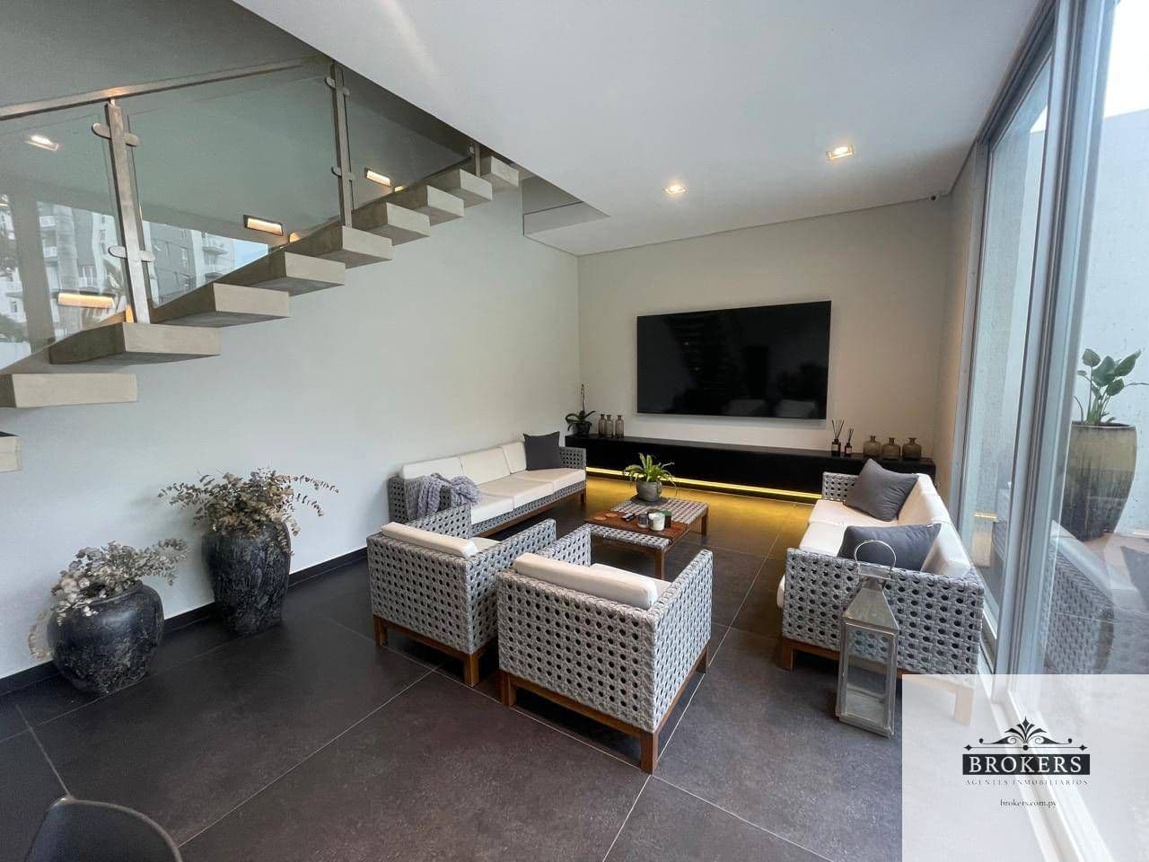 Exclusiva Casa Amoblada De 4 Dormitorios Con Piscina En Fdo Zona Norte, foto 5