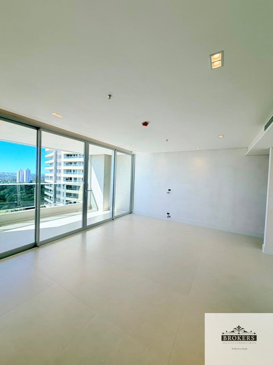 Exclusivo Semipiso De 3 Suites Con 3 Cocheras En Barrio Mburucuya, foto 5