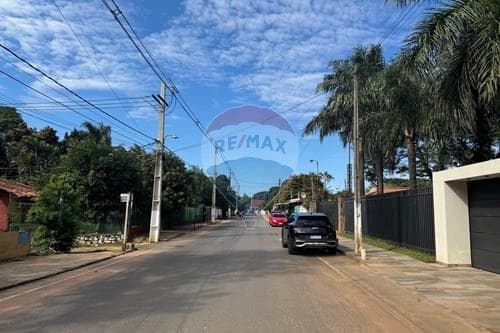Terreno en esquina en Laurelty