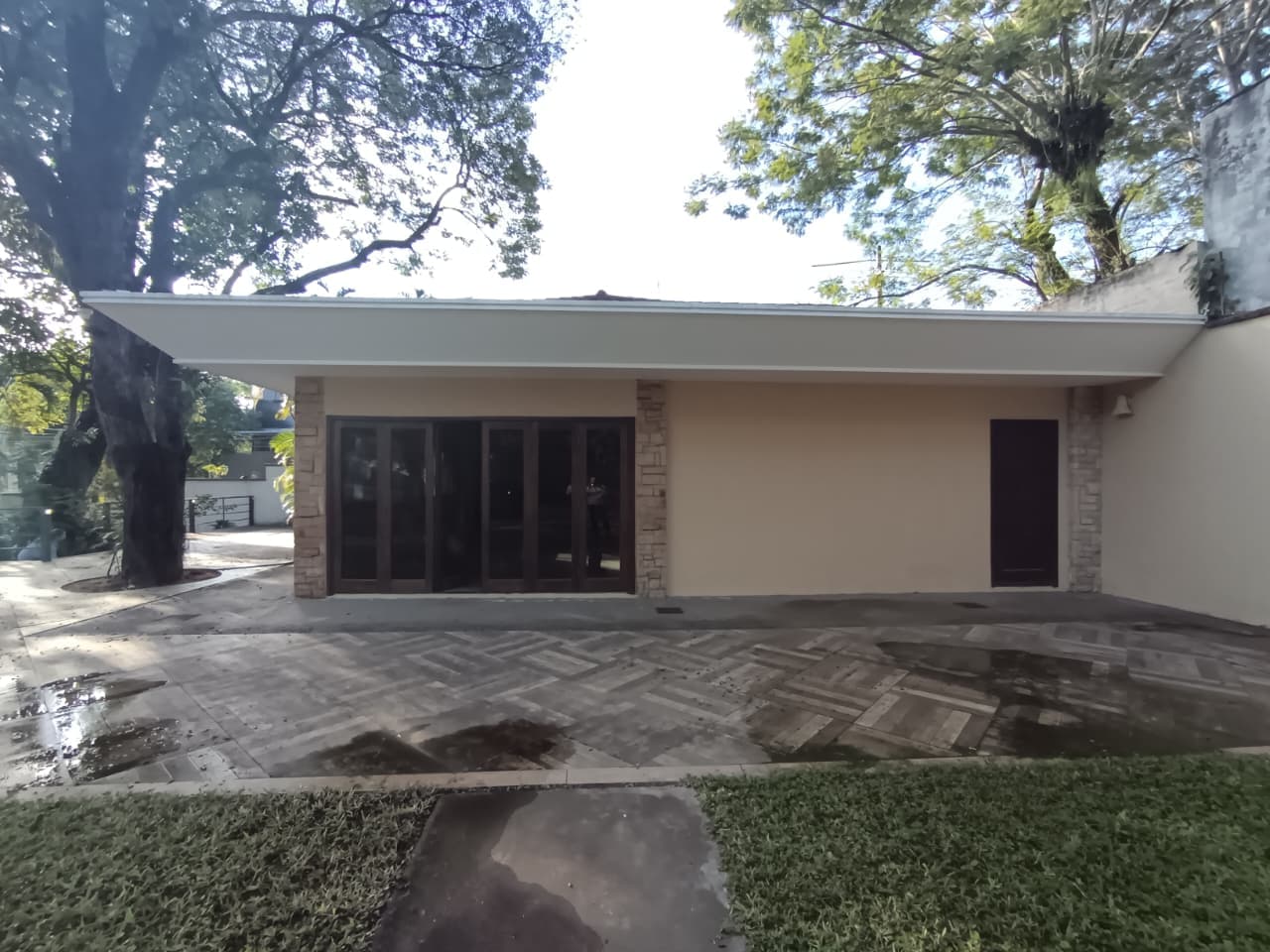 En venta lujosa residencia en el barrio felicidad de lambare, foto 4
