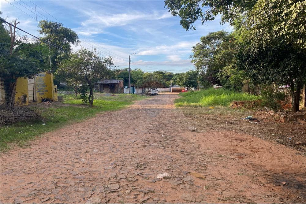 Terreno a 150 metros del palacio de justicia Luque, foto 2