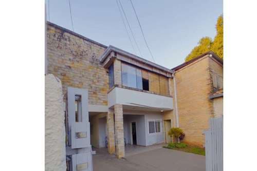 Casa-Venta-Rafael Barret, Los Laureles, Asunción, foto 2