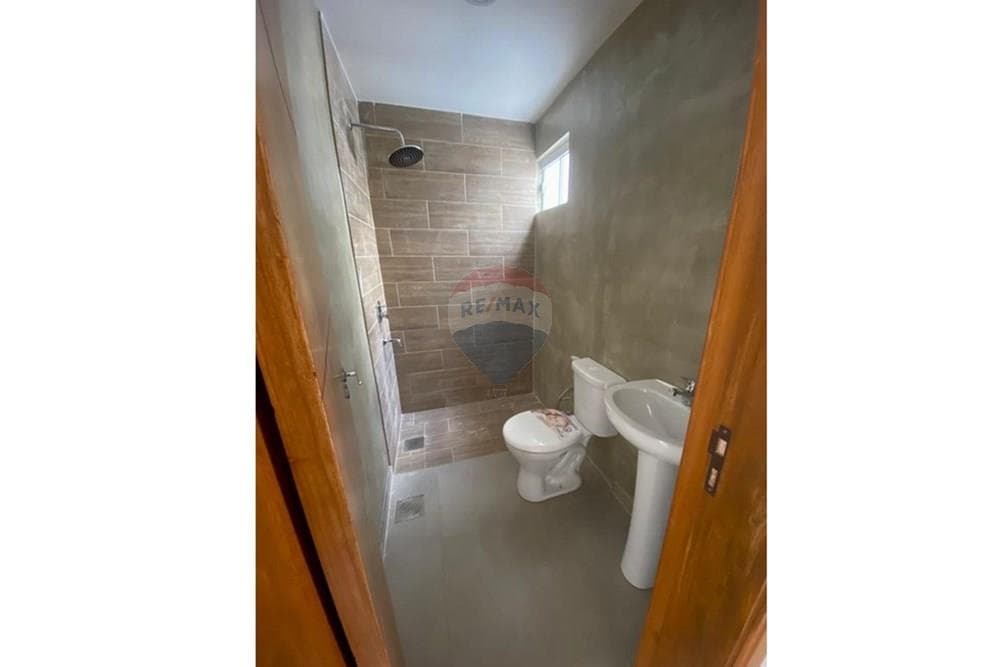 Duplex de 1 planta en Luque, zona maka'i, foto 3