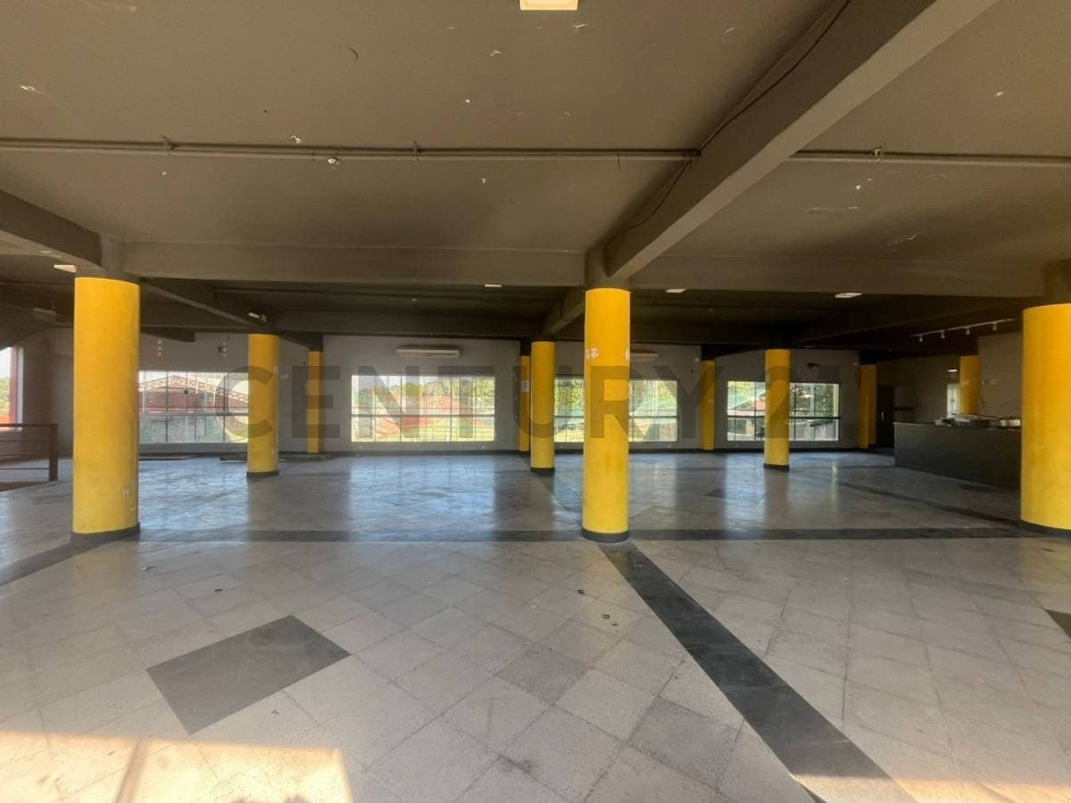 amplio local comercial en Villa Elisa, foto 3