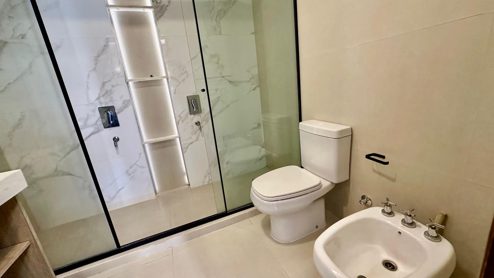 Departamento tipo Penthouse con terraza privada y semi-amoblada, foto 4
