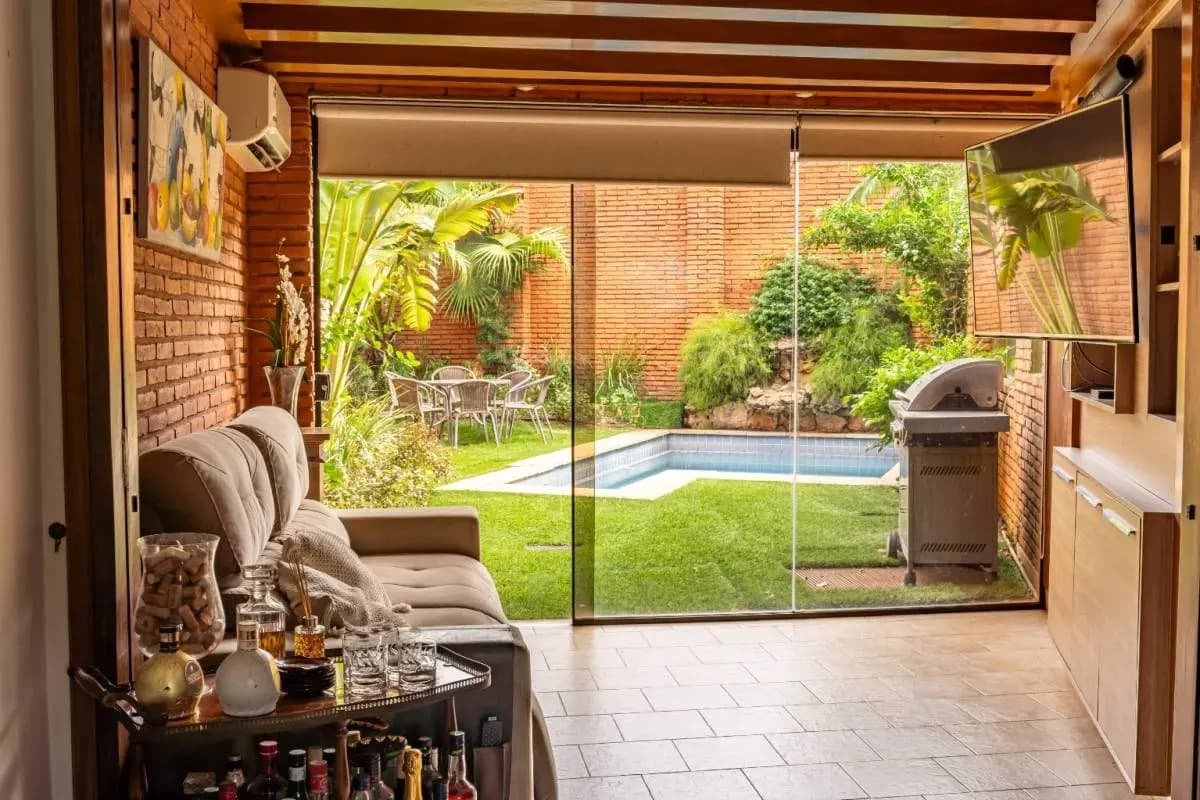 Vendo hermoso dúplex de 4 habitaciones Zona Paseo La Galería