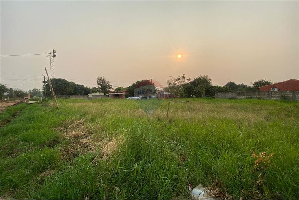 Vendo terreno en limpio, de 716 m2 en esquina