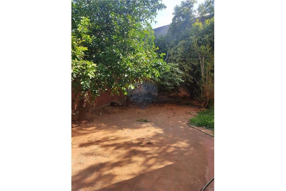 Amplio terreno zona colegio Fernando de la Mora, foto 3