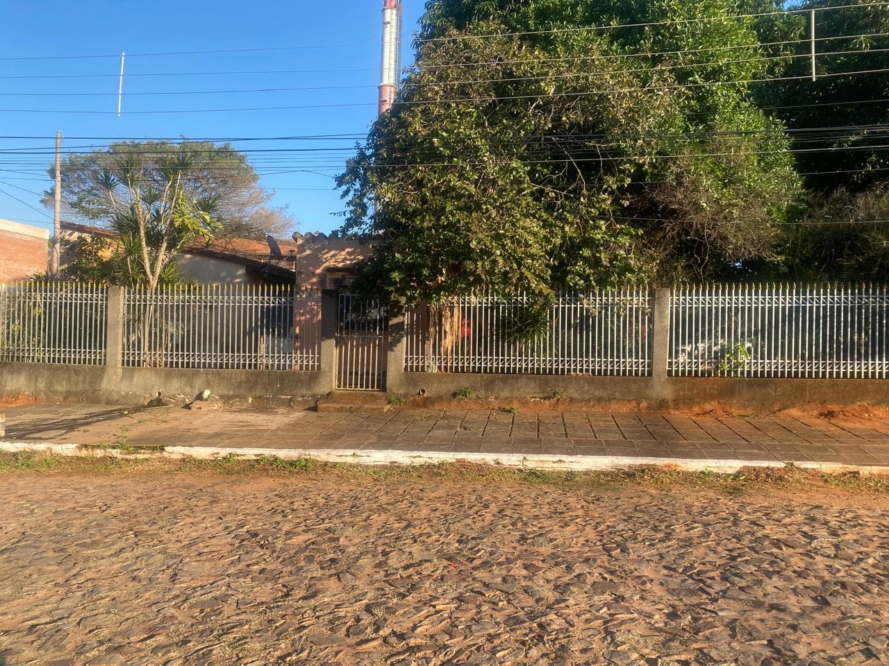 Terreno con casa a demoler en Lambaré, foto 3