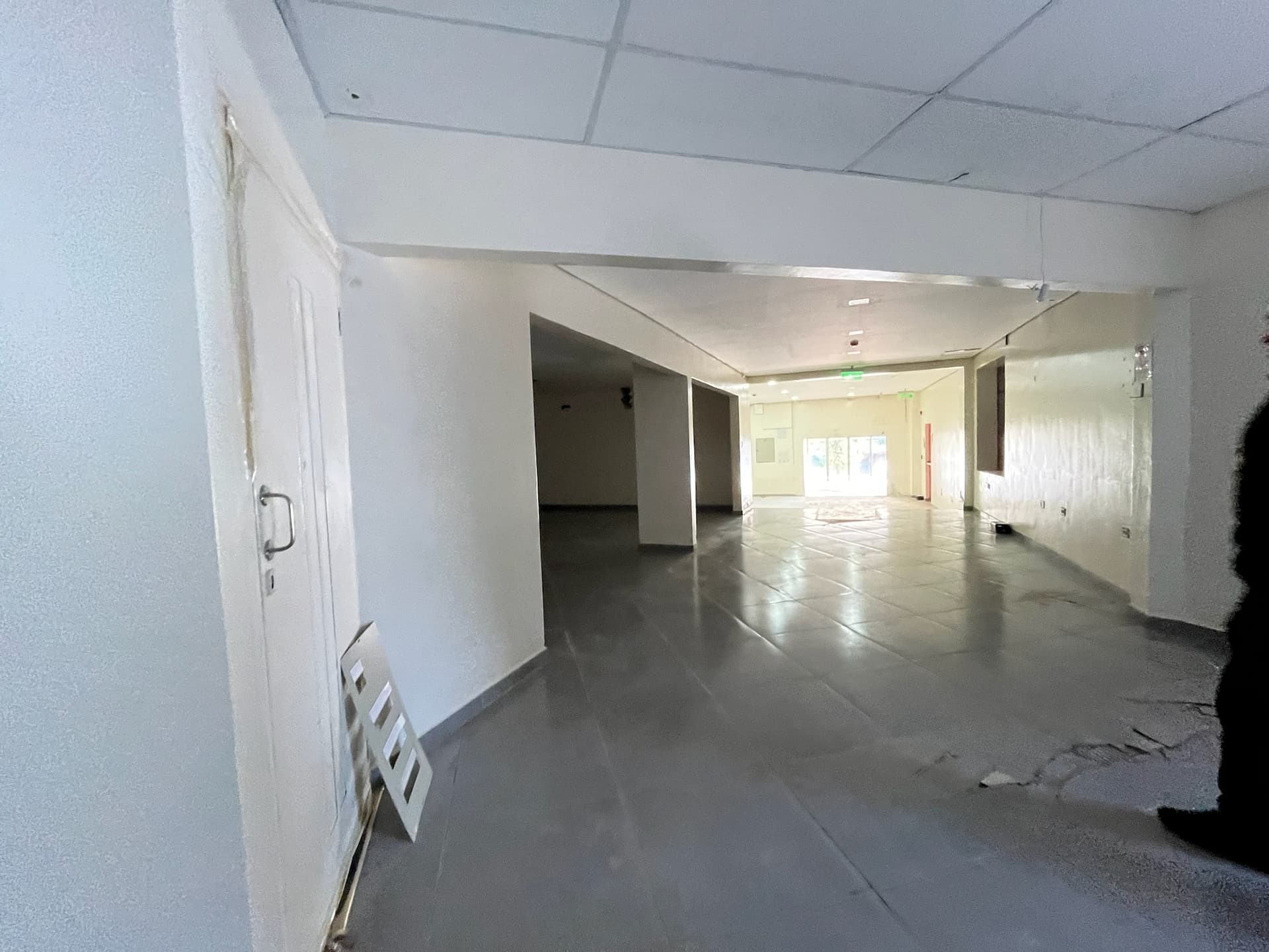 Imponente local comercial con deposito sobre avenida españa, foto 5