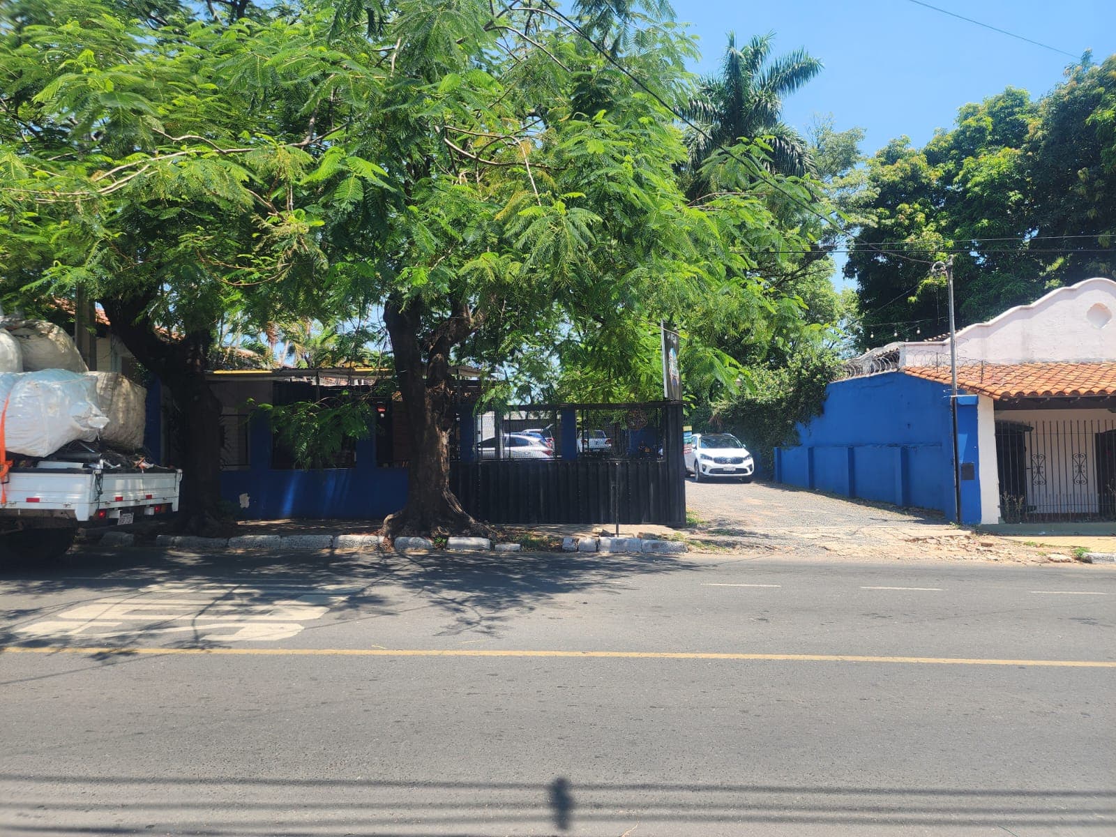 Vendo Terreno Con Inmejorable Ubicacion - Avda Venezuela Y Avda Mcal Lopez