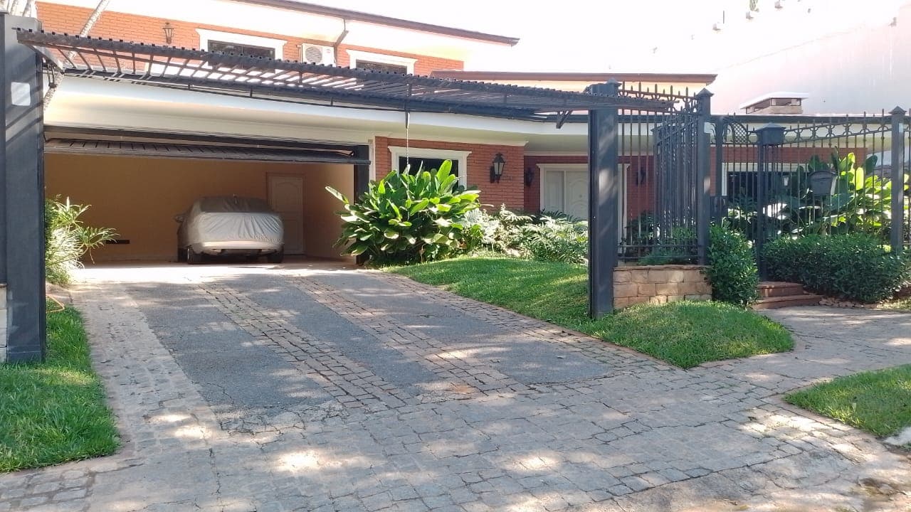 Amplia Casa En Barrio Las Lomas Asunción, foto 1