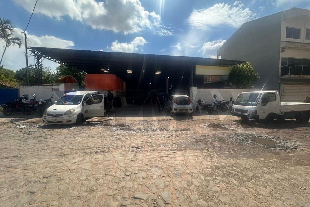 EN ALQUILER | depósito tinglado con oficinas Barrio Villa Aurelia, Asunción