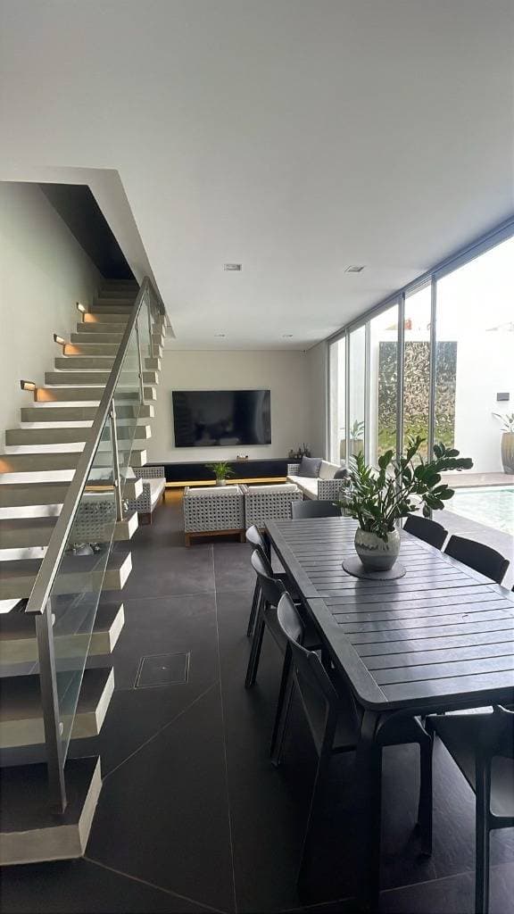 Exclusica casa amoblada en el barrio Herrera, foto 5