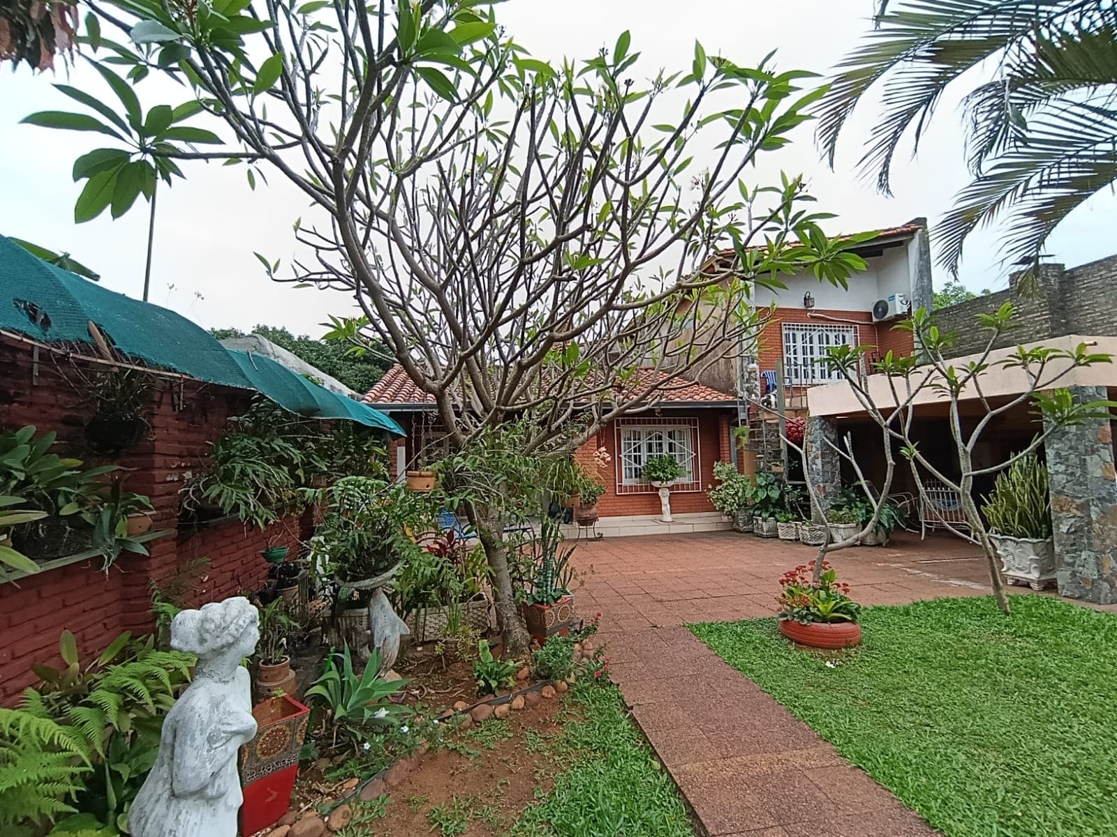 Casa amplia en itaugua - barrio guadalupe, foto 1