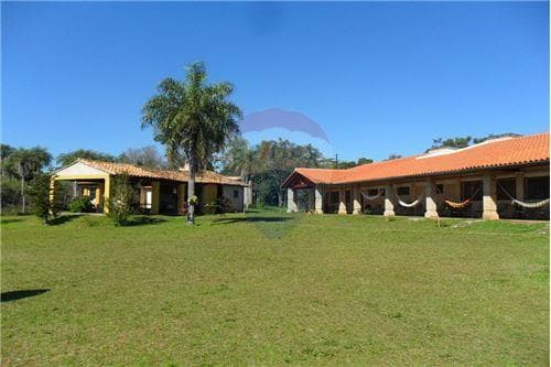 Local comercial en venta, central itaugua — foto 1