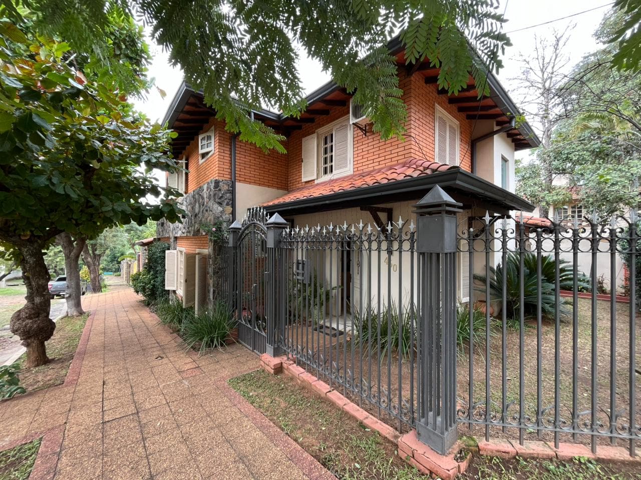 En venta casa en barrio felicidad, foto 2