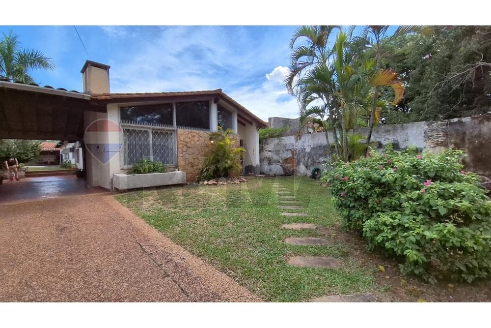 Vendo casa en mariscal estigarribia zona bautista