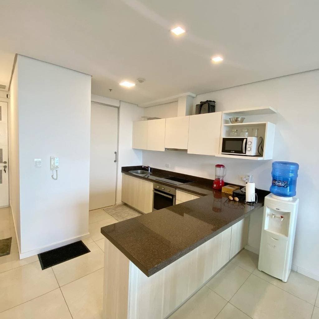 Departamento amoblado en altamira ycua sati — foto 5