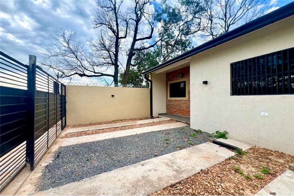 Chalet - Venta - San Lorenzo, Paraguay - Casa, foto 4