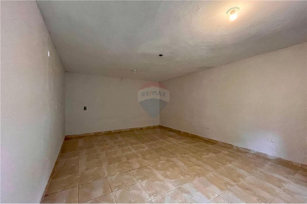 Local comercial zona guggiari — foto 5