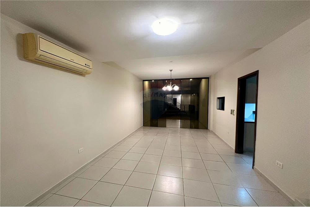 Amplio Duplex con Piscina - Limite con Asu, foto 4