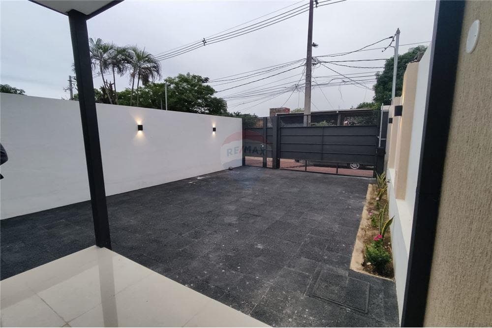 Chalet a estrenar en San Lorenzo — foto 3