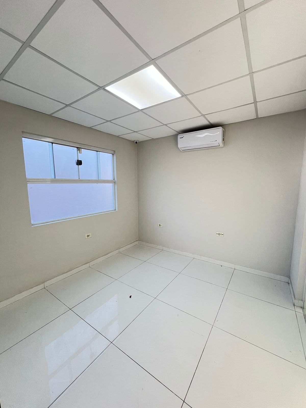 Salón comercial — foto 2