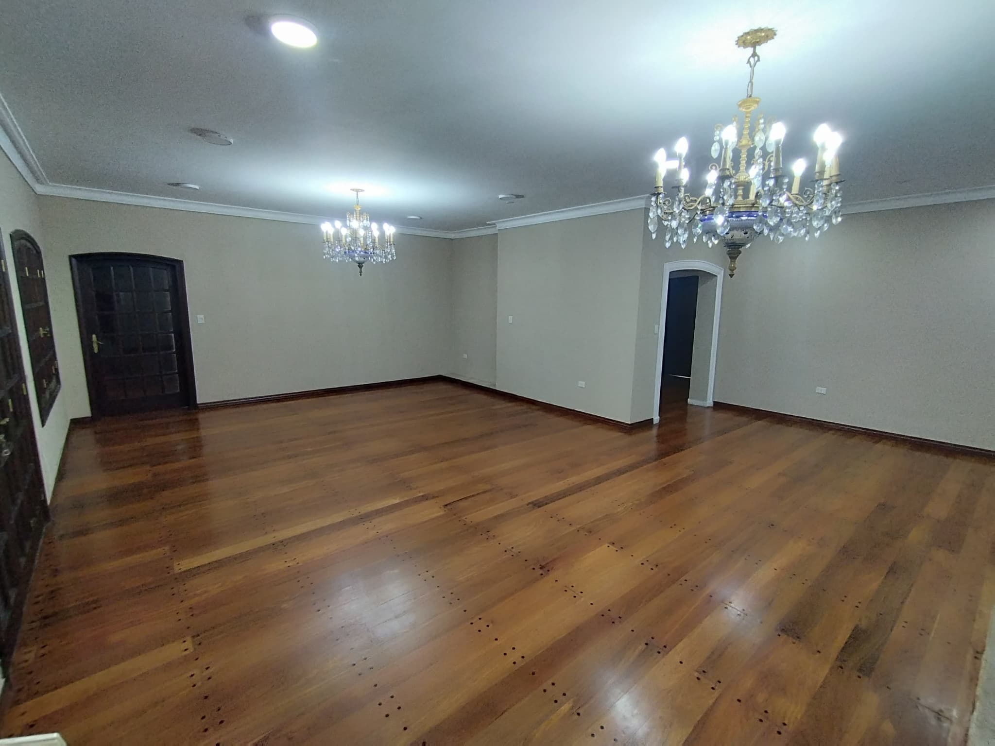 Oportunidad de Inversión en Villa Morra - Vendo Residencia, excelente ubicación — foto 5