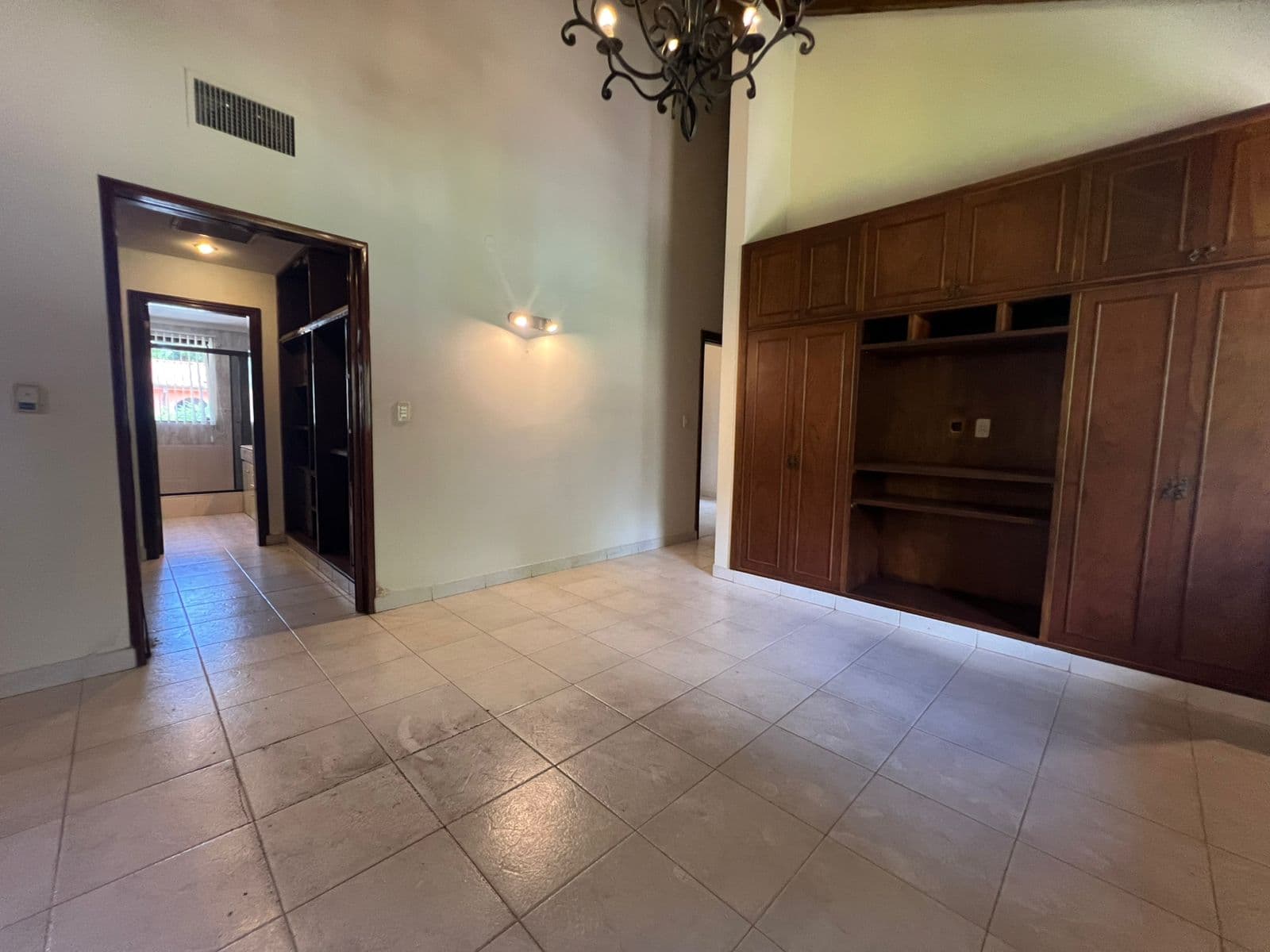 Residencia en barrio cerrado las piedras - Luque, foto 4