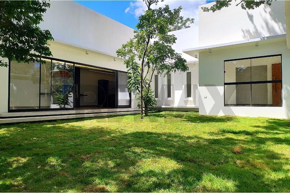 Casa - Alquiler - San Bernardino, Paraguay, foto 1