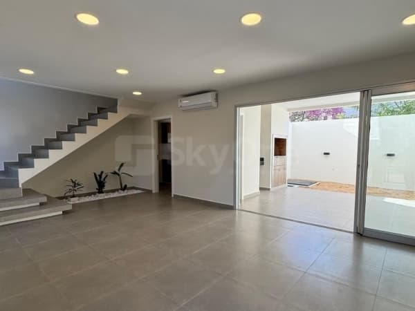 Amplio dúplex a estrenar en Fernando de la Mora zona norte, foto 2