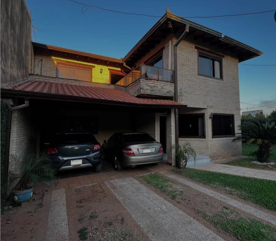Vendo hermosa casa de 2 plantas en el barrio san jose _San Lorenzo