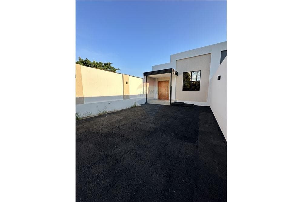 Chalet a estrenar en San Lorenzo — foto 2