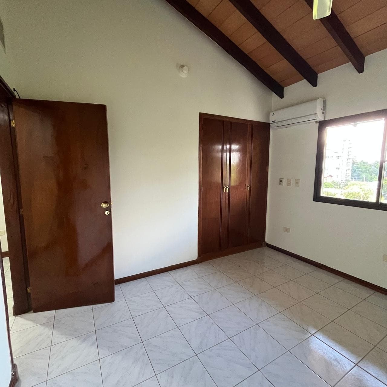 En Venta Departamento de 2 dormitorios en Barrio Herrera, foto 4