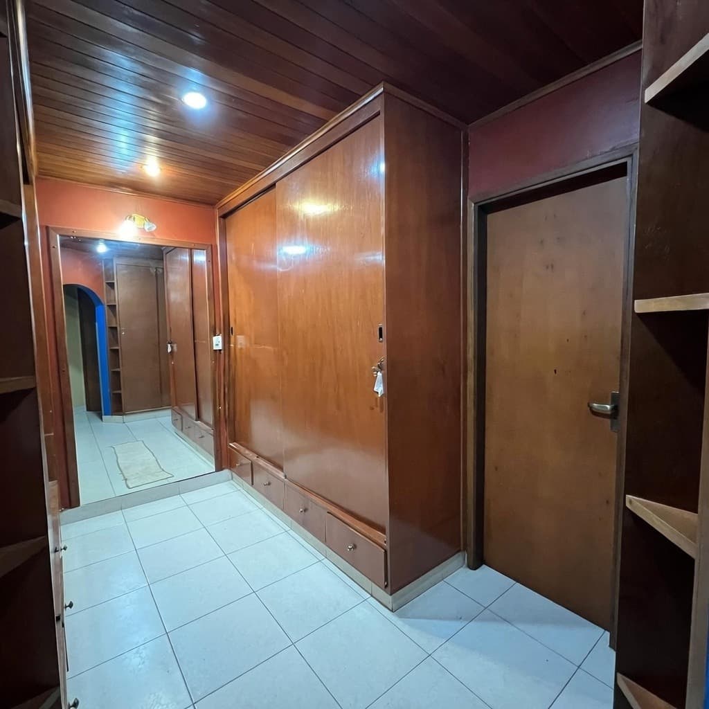 Casa Con Piscina, Jacuzzi Y Quincho | 4 Dorms | 3 Cocheras | Fernando de la Mora — foto 3