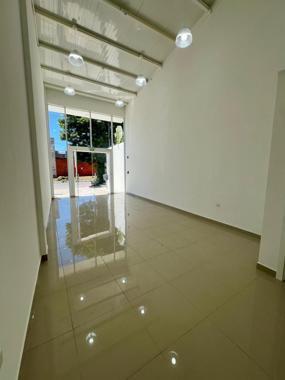 Hermoso local comercial en Fernando de la Mora!!!, foto 5