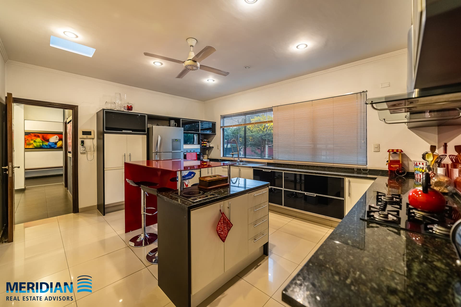 Residencia Minimalista sobre Av. Primer Presidente!, foto 3