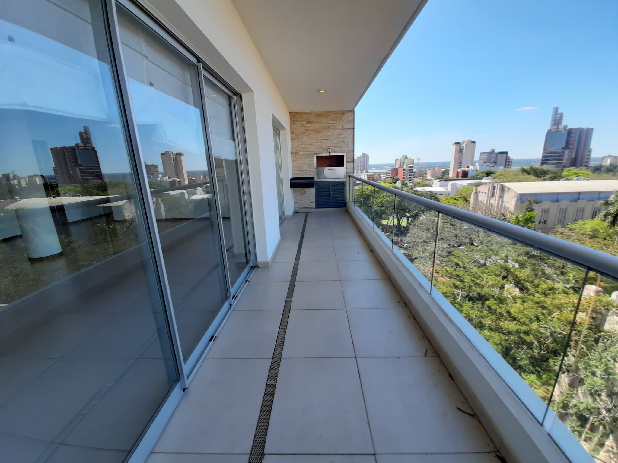 Hermoso Departamento De 3 Dormitorios En Las Mercedes, Zona Inter — foto 2