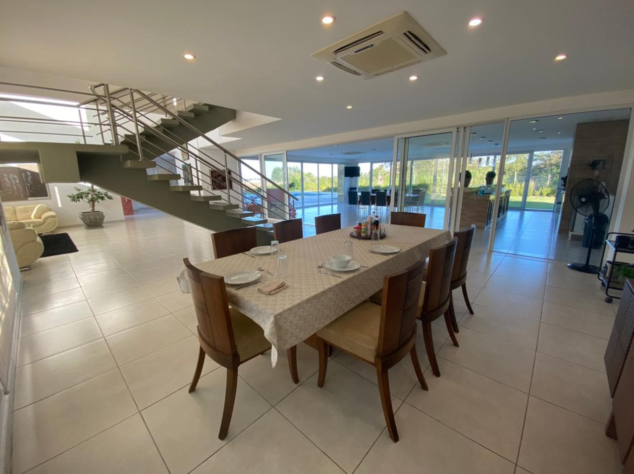 En venta gran residencia minimalista en surubi'i 2722 m2 terreno, foto 4