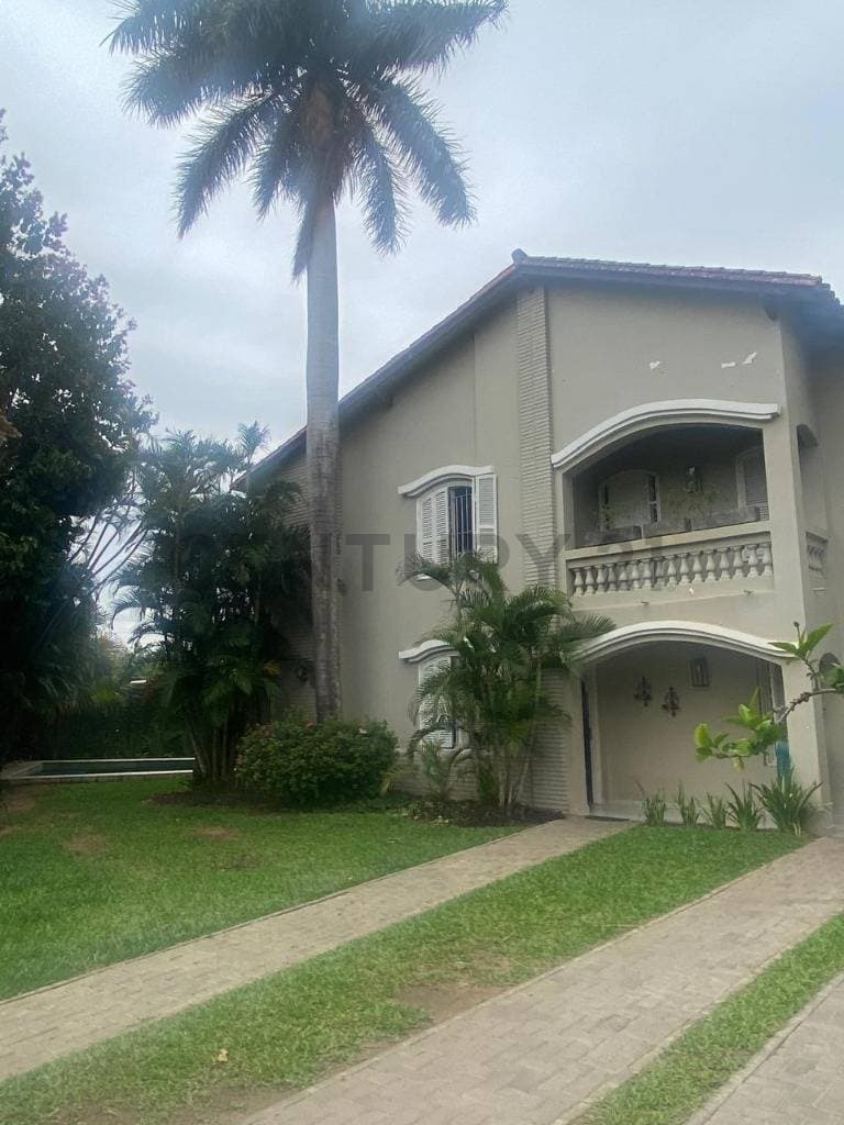 Vendo hermosa casa colonial en barrio ytay